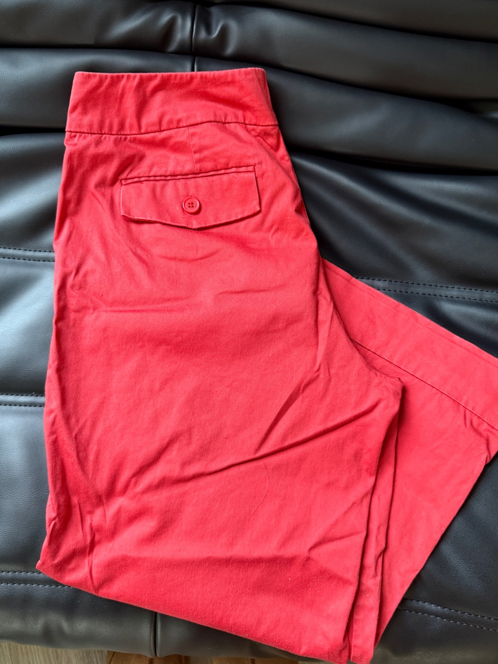 Red Button-Accent Capris - Picture 5 of 7